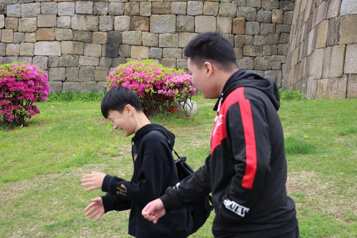 다모아학교 한국어 야외 수업 진행 이미지 3