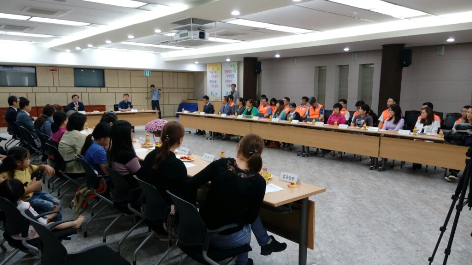 한국전력 경기본부 사회봉사단, 남부경찰서 후원금 전달식 이미지 2