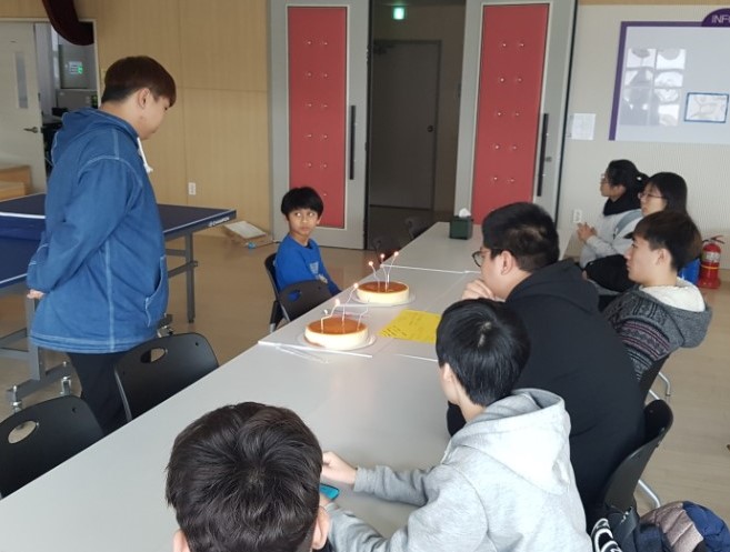 레츠고스쿨 3월 생일파티 이미지 2