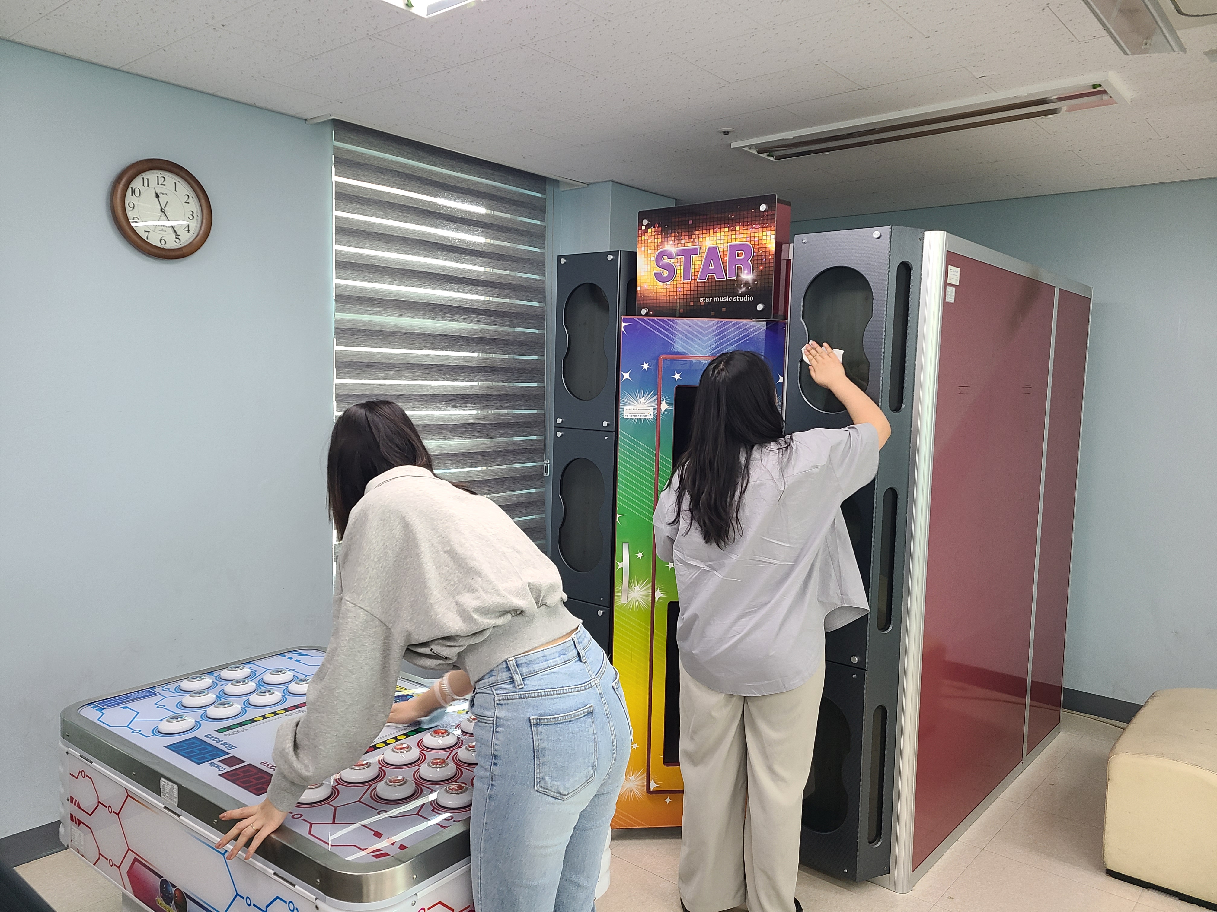 청년봉사단"청바지" 5회차활동(센터 환경미화조성) 이미지 5