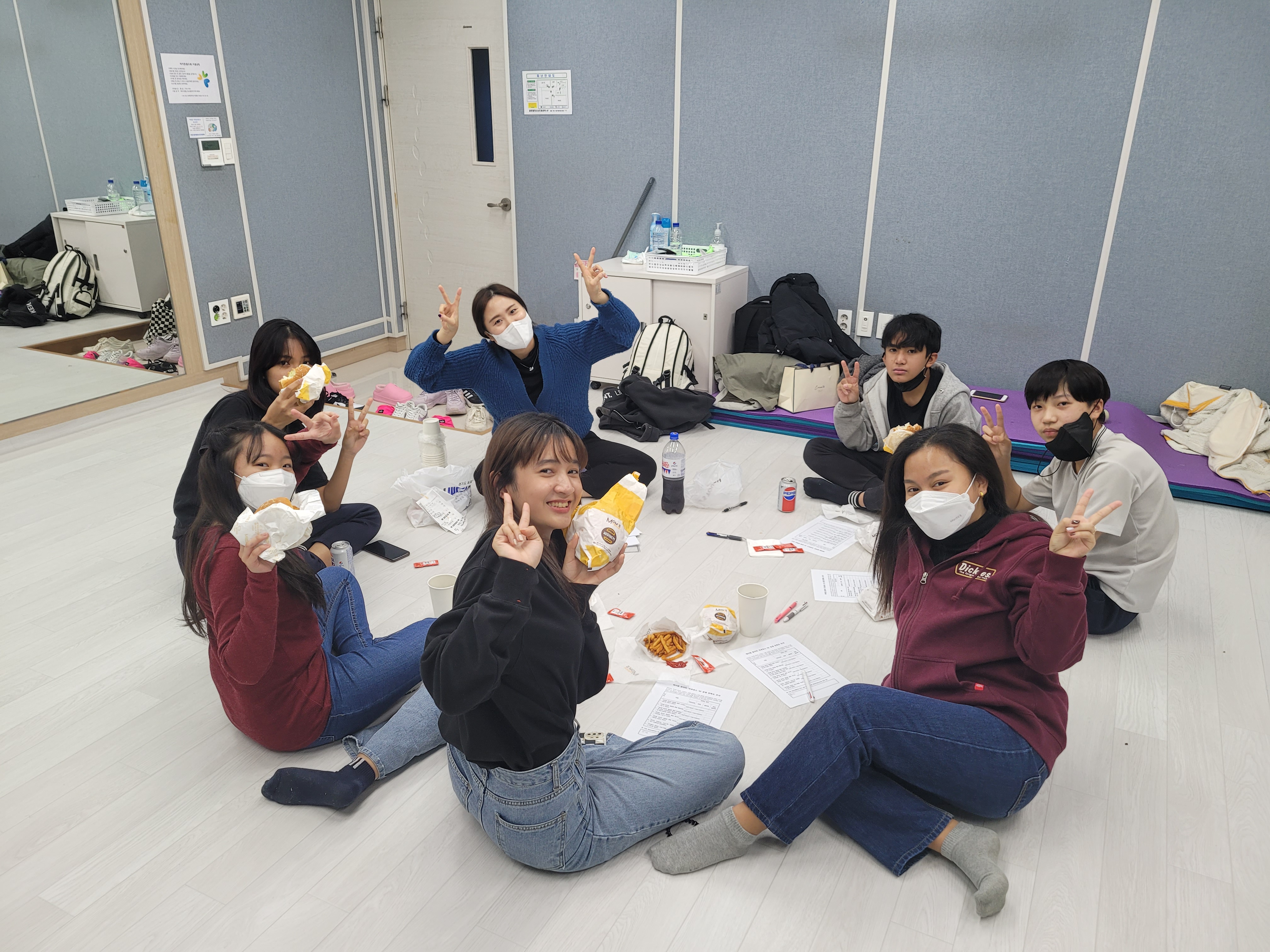 사회통합동아리“K-pop 동아리 프로듀스 10”, “오늘, 네일 해” 11월 활동 이미지 2