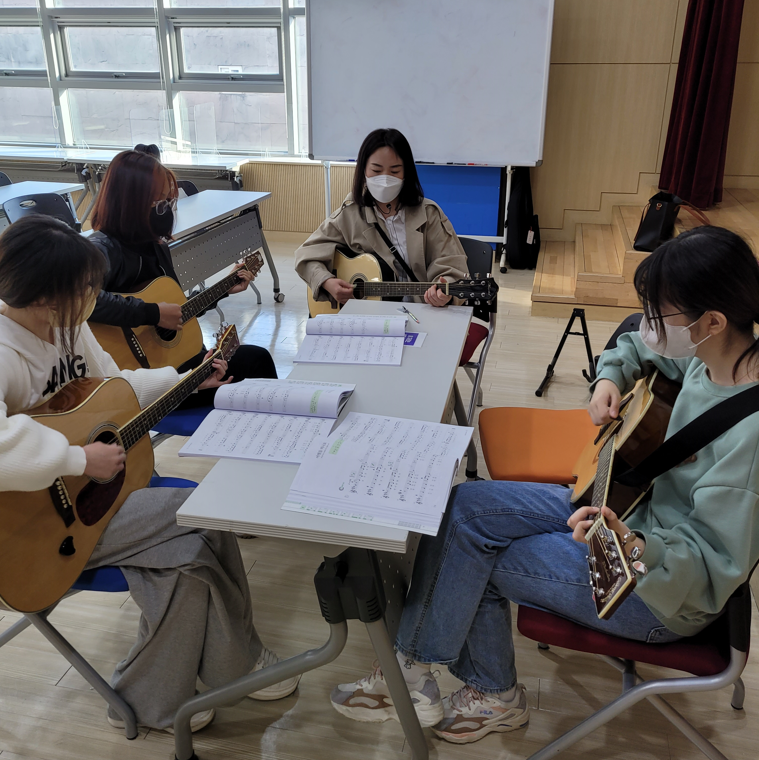 문화예술역량지원(치어리딩단, 기타연주단) 4월 활동 이미지 3